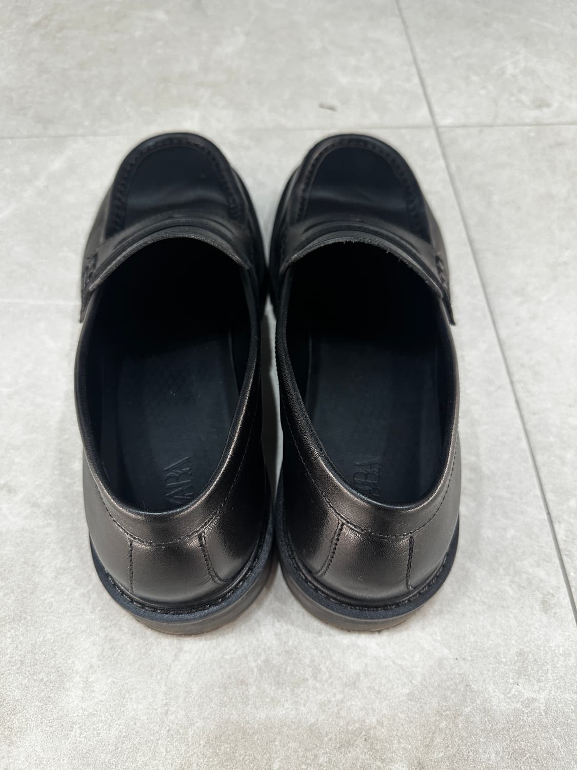 (43,275) 자라 남성 소가죽 블랙 로퍼 상품이미지2