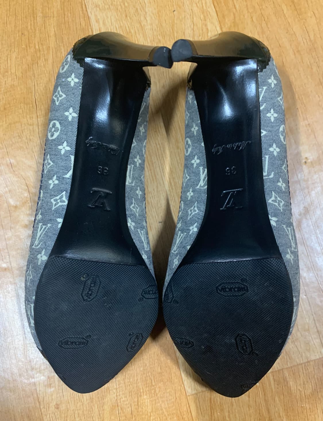 루이비통 모노그램 패턴 펌프스(36 사이즈) 상품이미지8