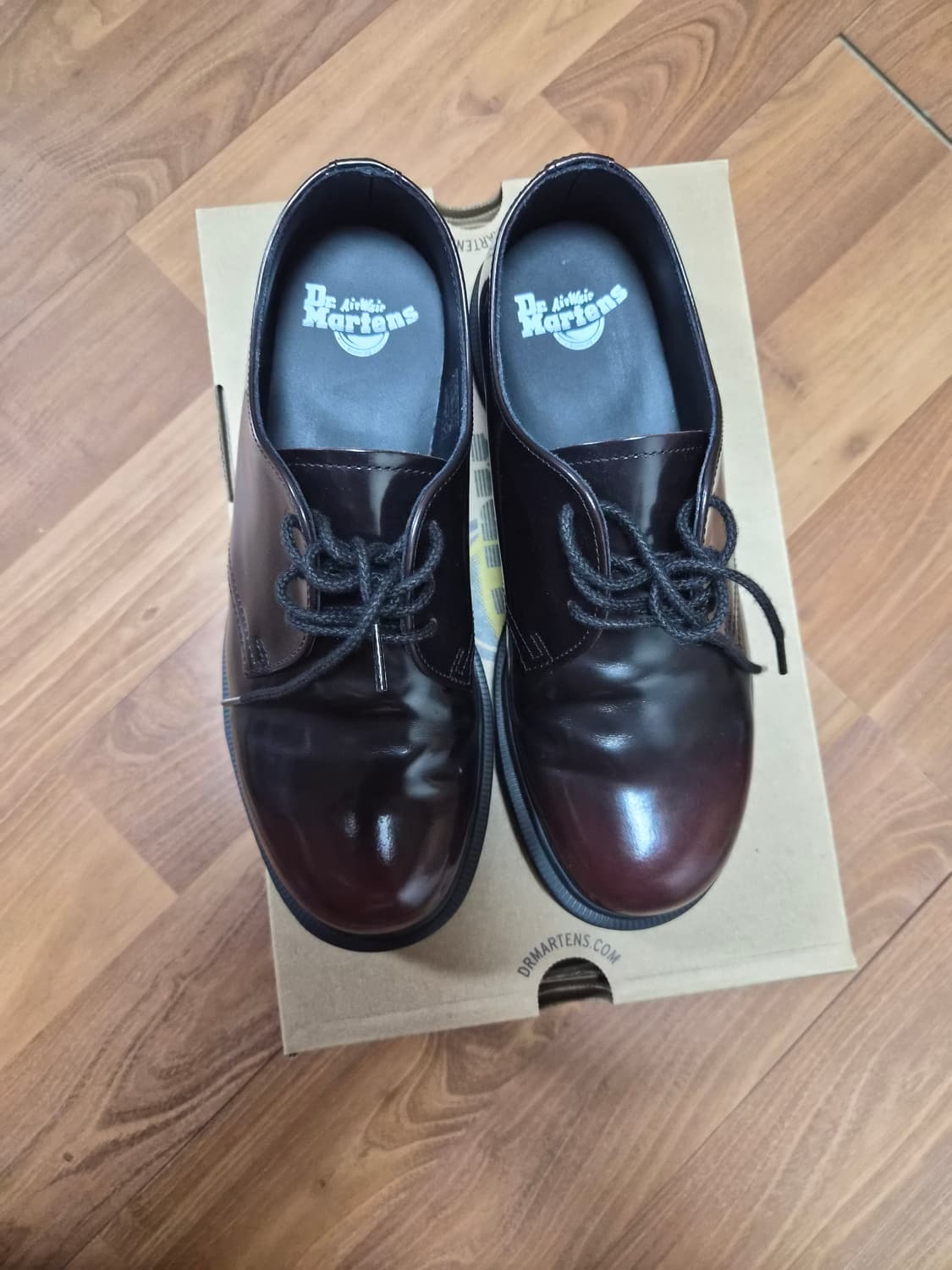 닥터마틴 메이페어3홀 체리레드 상품이미지2