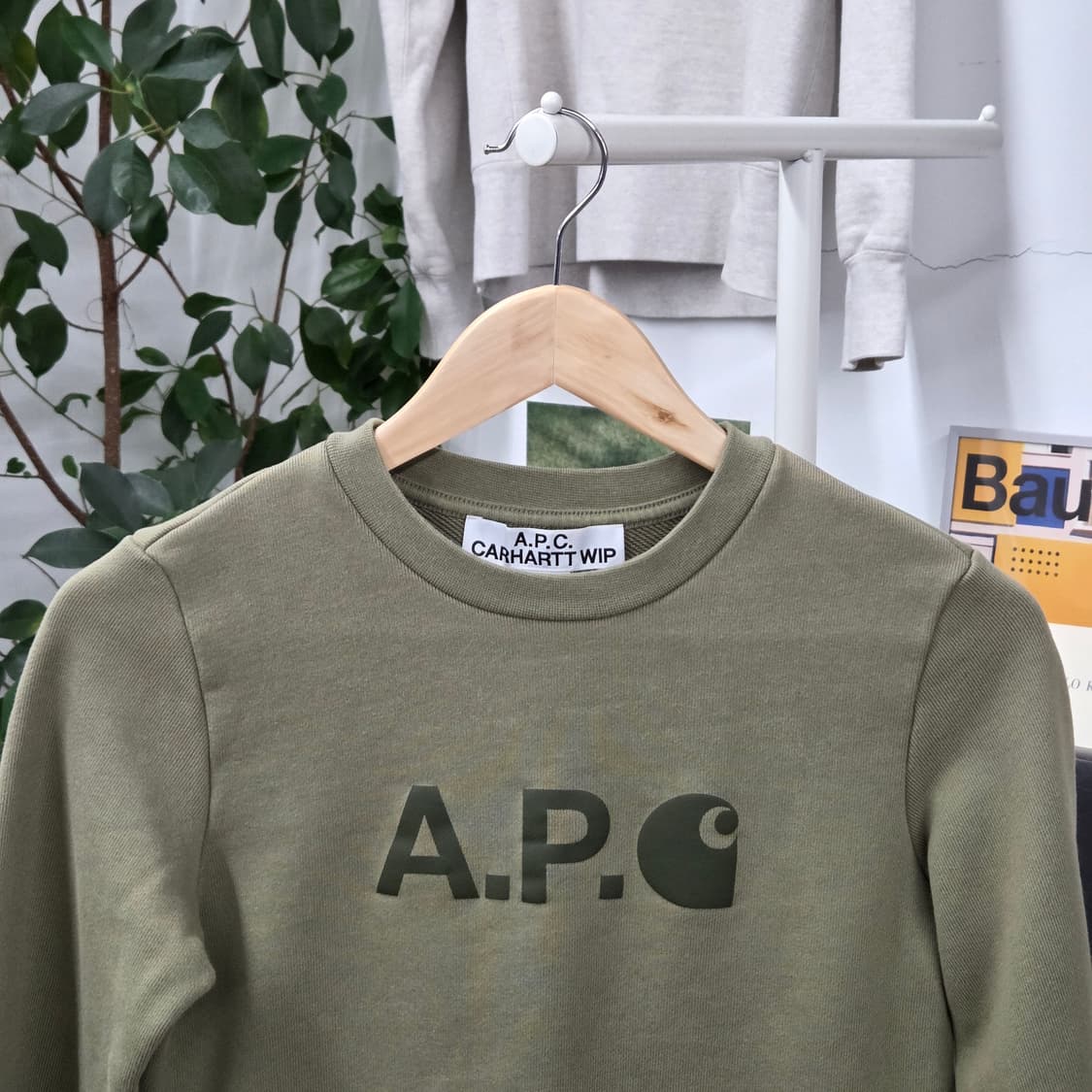 아페쎄 X 칼하트 우먼 스웻셔츠 XS 상품이미지2