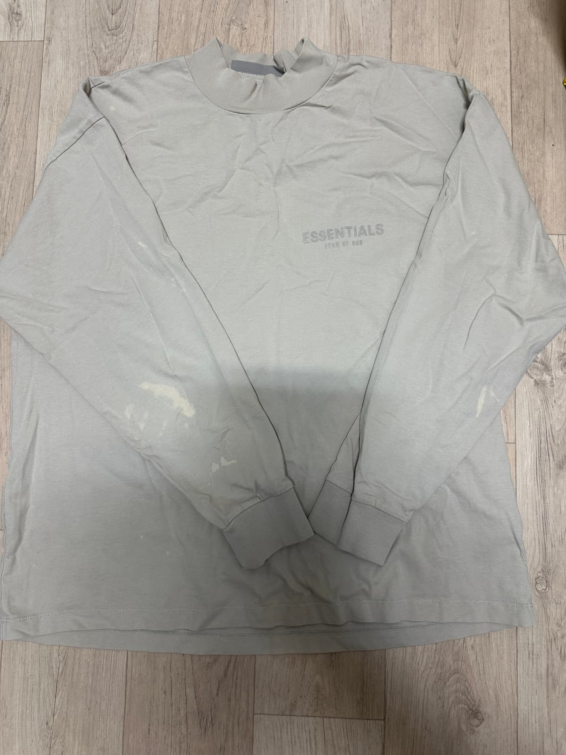 피오갓 에센셜 긴팔 티셔츠 롱슬리브 팝니다! 상품이미지1