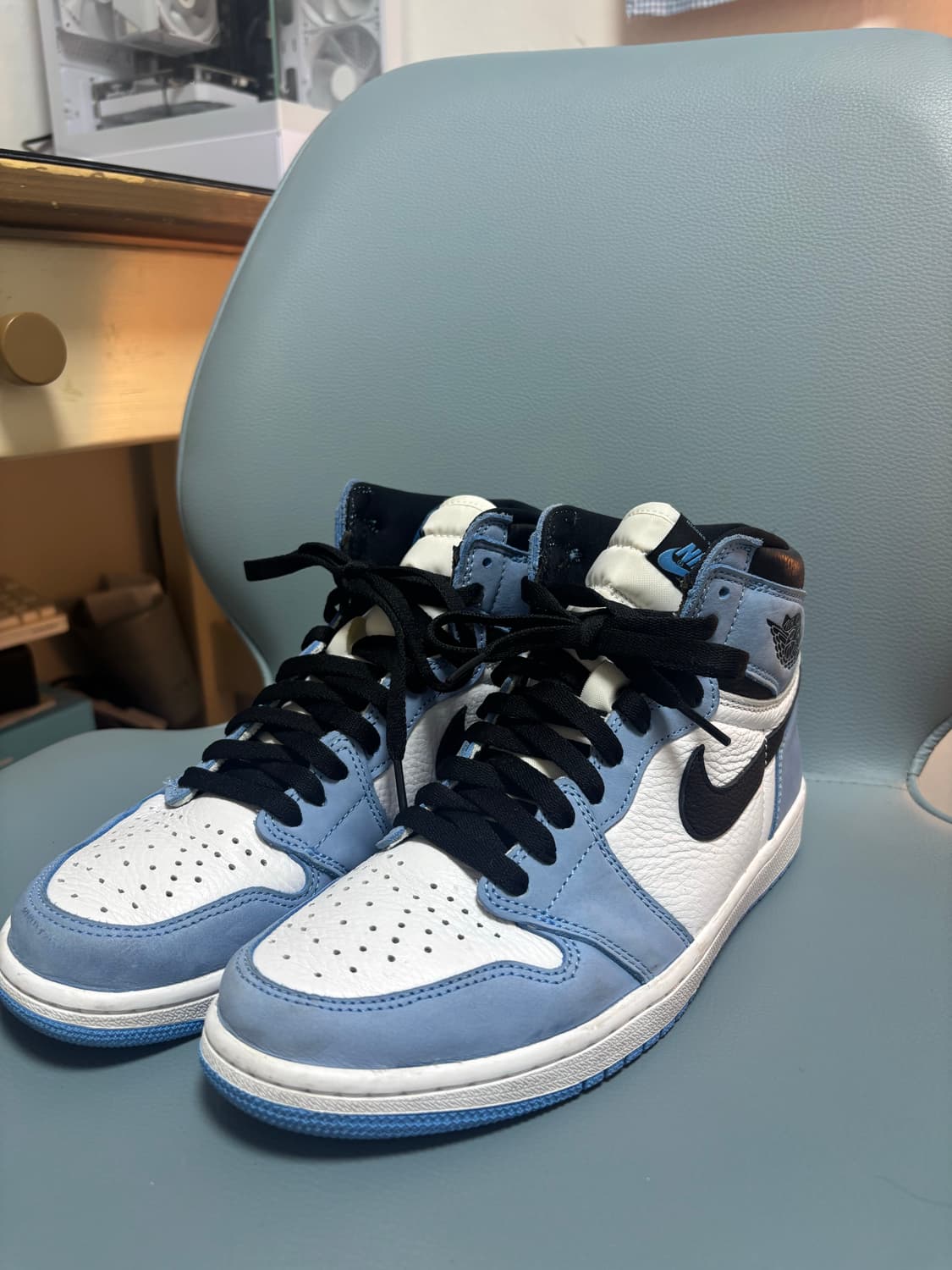 조던 1 레트로 하이 OG 유니버시티 블루 상품이미지2