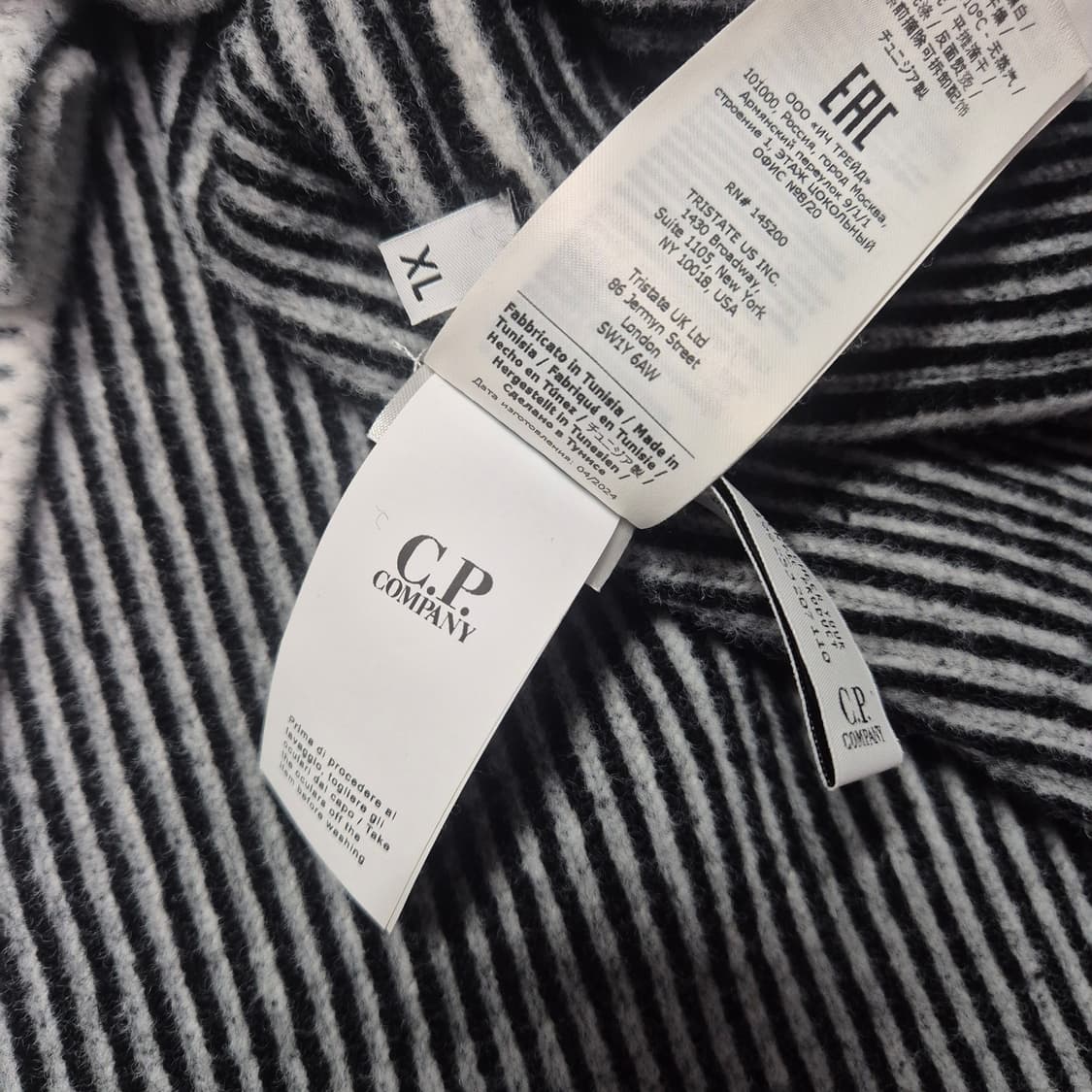 [우주매물🔥] CP컴퍼니 플리스 니트 크루넥 렌즈 스웨터 상품이미지8