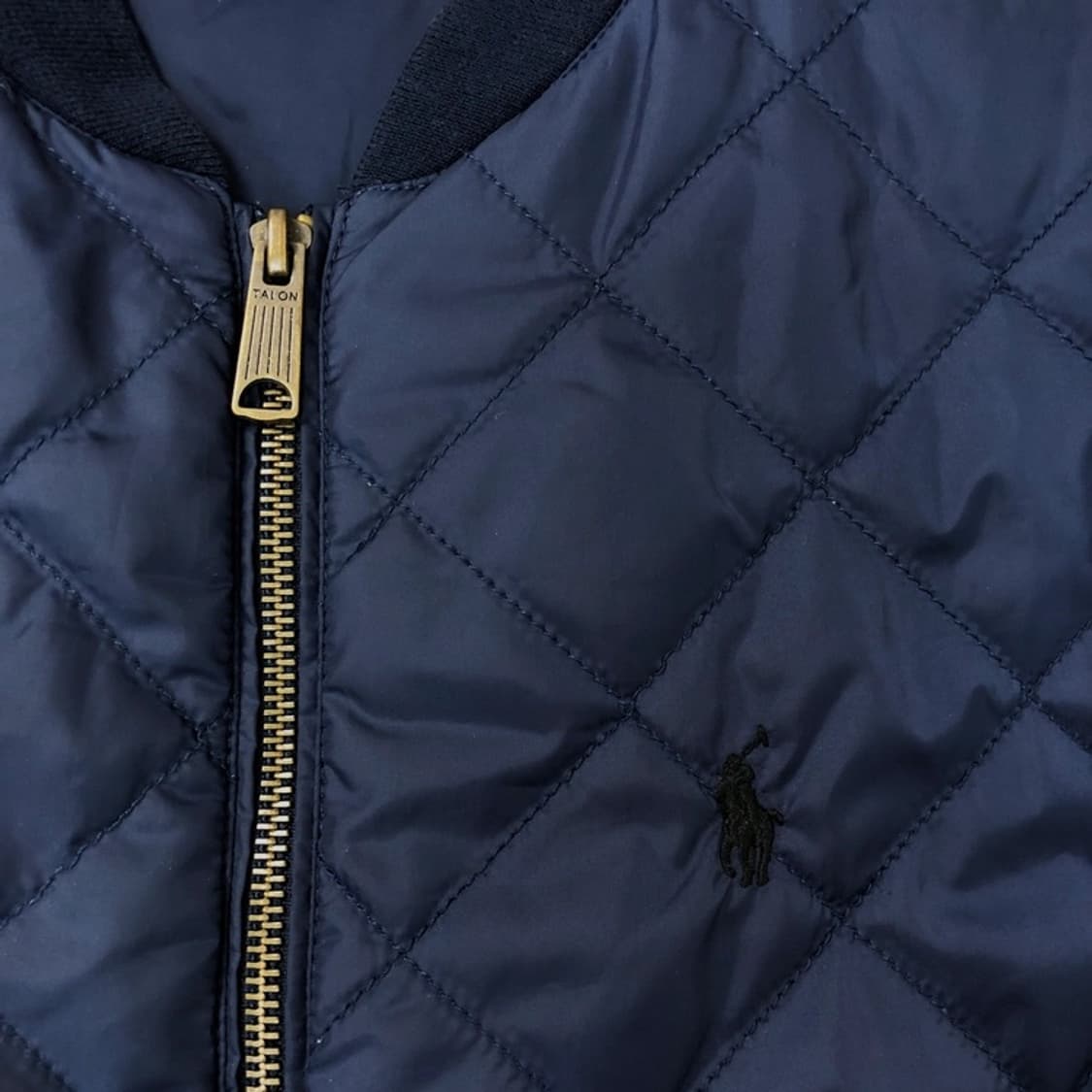 폴로 정품 퀼팅 경량자켓 네이비 톤온톤로고 상품이미지3