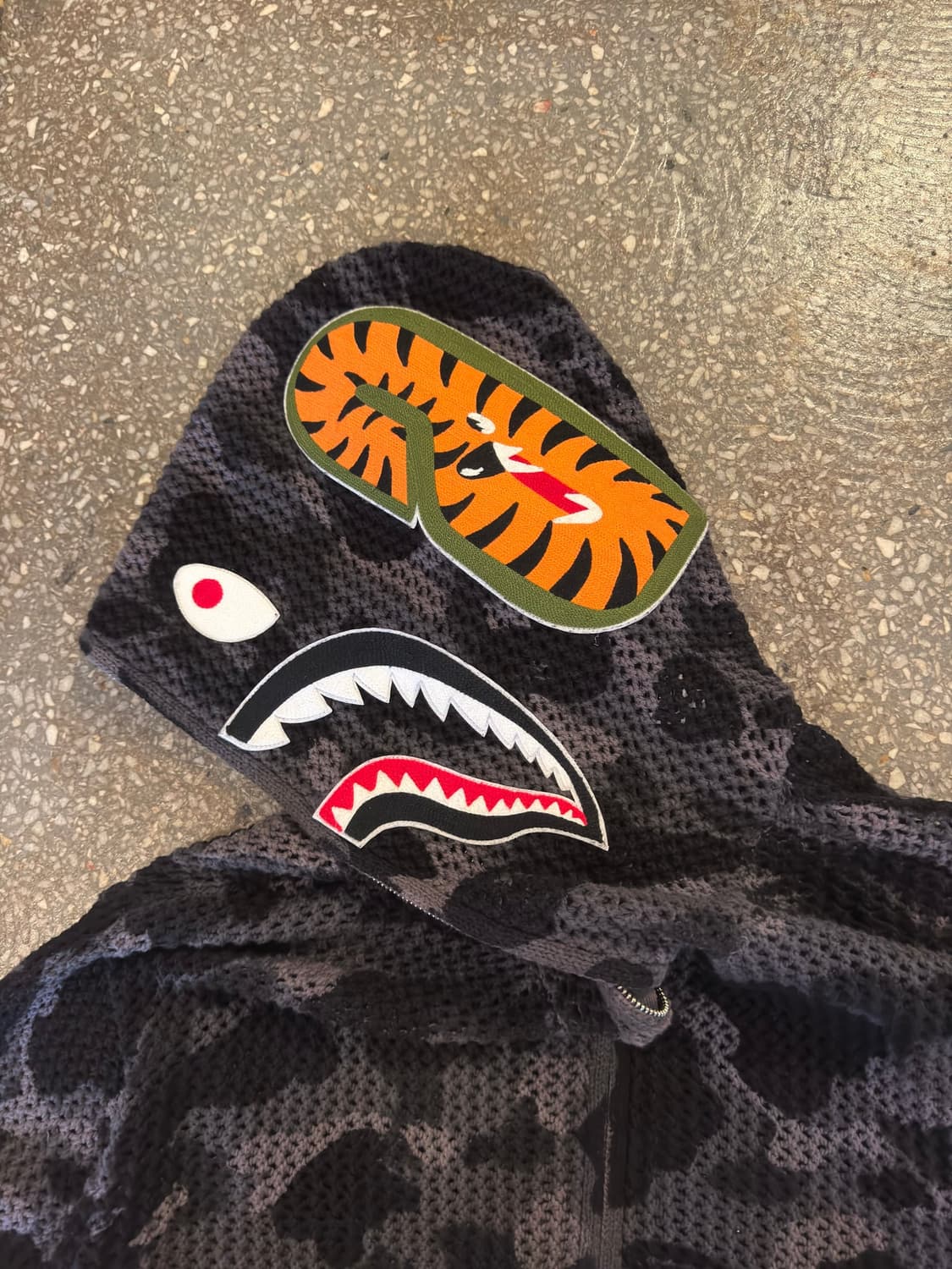 A BATHING APE 블랙 카모 샤크 니트 후드집업 상품이미지5