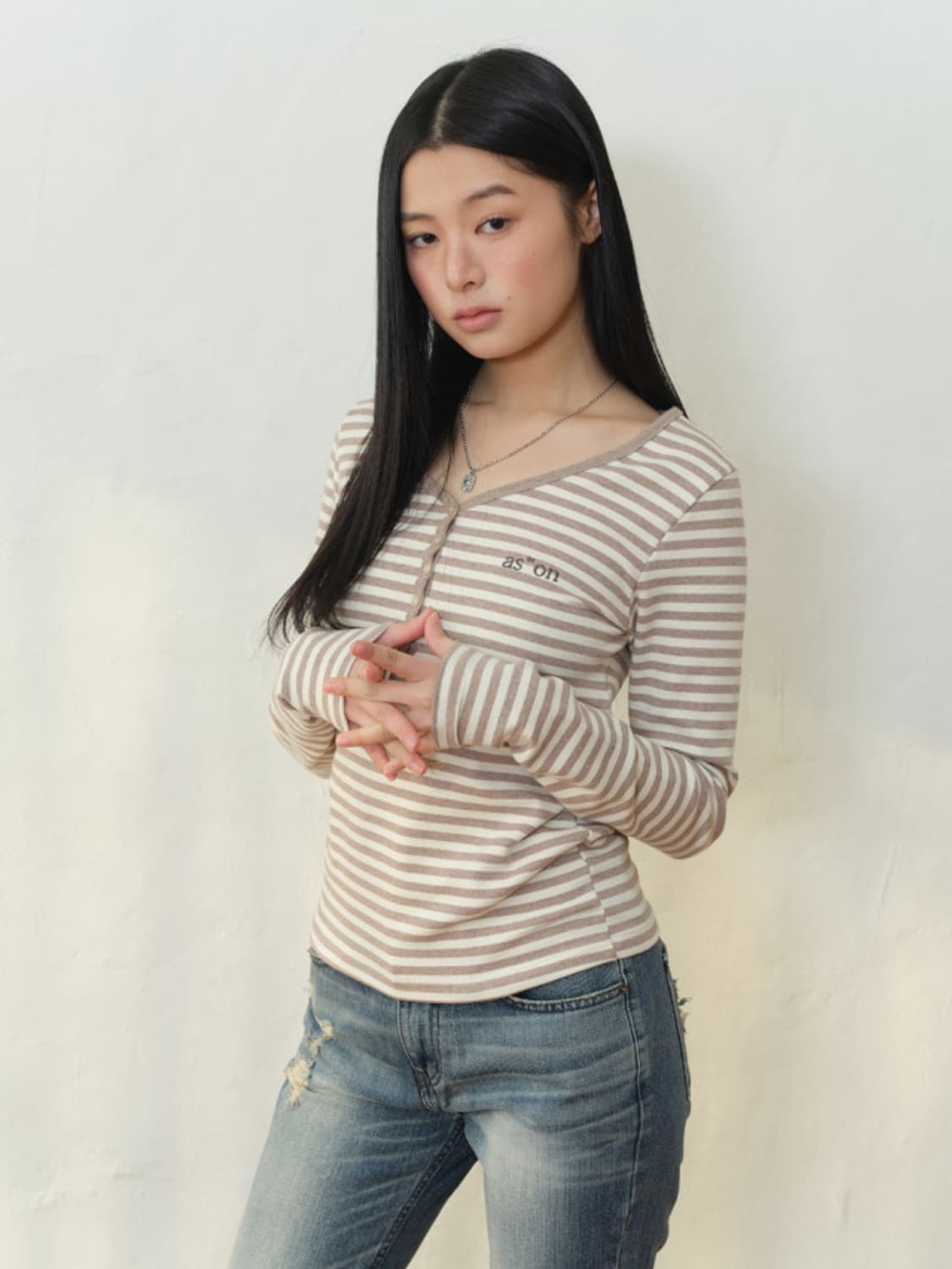 애즈온 엘렌 스트라이프 티 베이지 롱슬리브헨리넥 상품이미지2