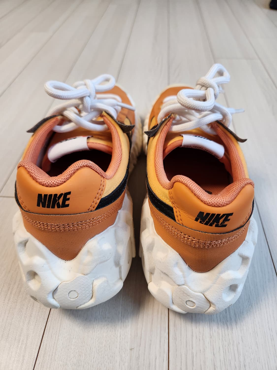 나이키 운동화 오버브레이크 핫 커리 스니커즈 사이즈250 상품이미지2