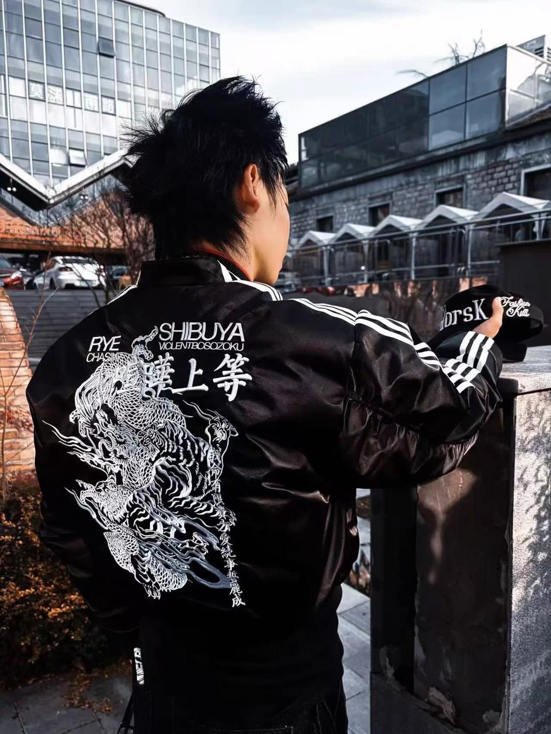 Satin Embroidered Yokosuka Bomber Jacket 상품이미지3