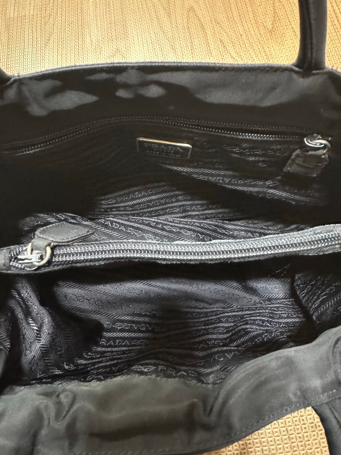 프라다 포코노 나일론 토트백 상품이미지7