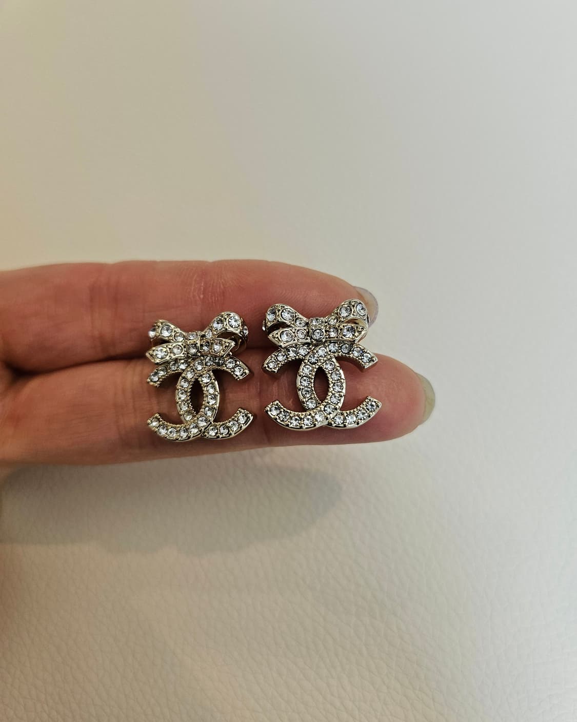 샤넬 리본 보석CC 귀걸이 샴페인골드 업사이클링 상품이미지3