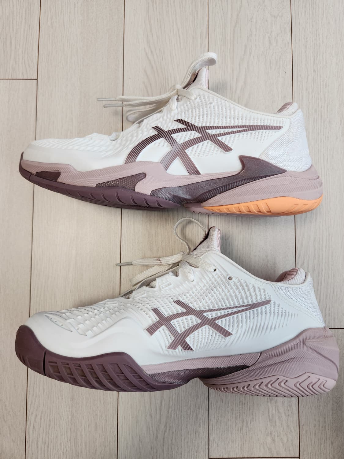 아식스 코트FF3 테니스화 올코트 클레이 사이즈250

거의 새거상태 오 상품이미지6