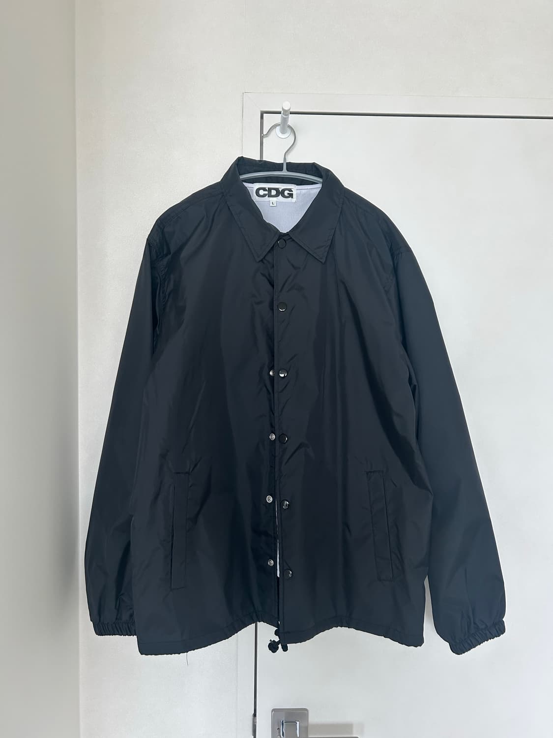 CDG 로고 코치 자켓 블랙 상품이미지1