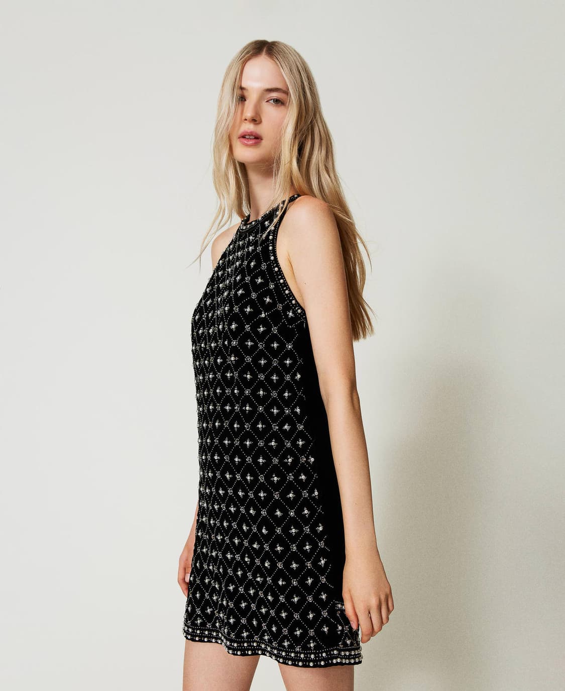 트윈셋 벨벳 쥬얼 홀터넥 원피스(새제품)  상품이미지4