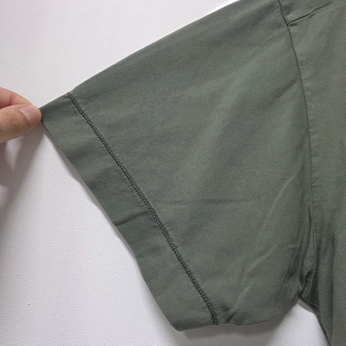 정품) 스톤아일랜드 컴퍼스 로고 패치 카키 반팔 라운드 티셔츠 M 상품이미지4