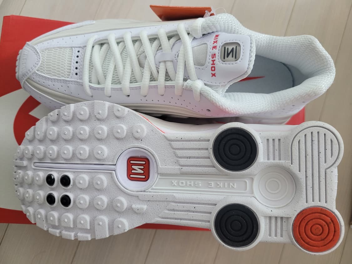 나이키 샥스 r4 240사이즈 상품이미지2