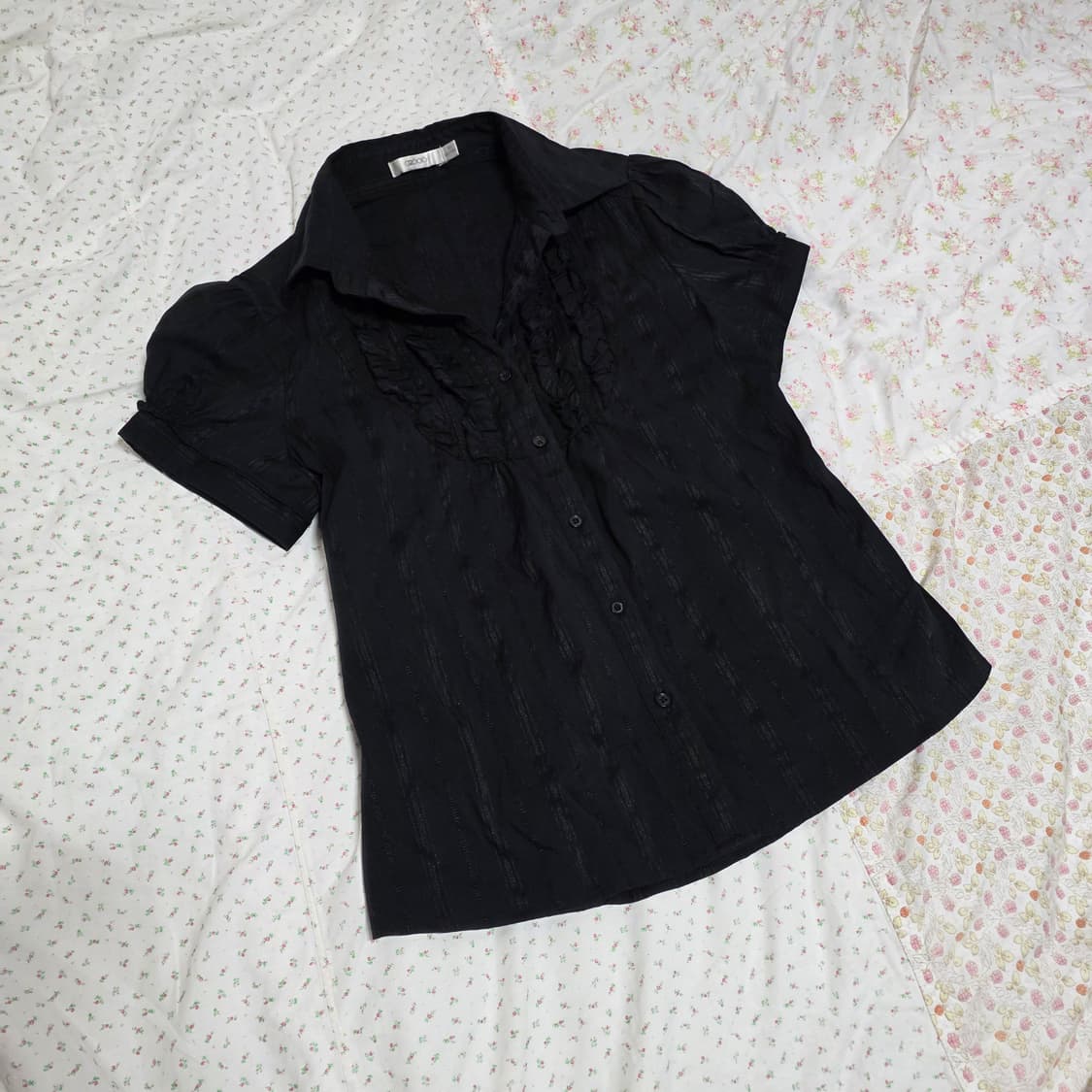 블랙 고딕 프릴 퍼프 반팔 블라우스 공겜여주 로걀 y2k 상품이미지2