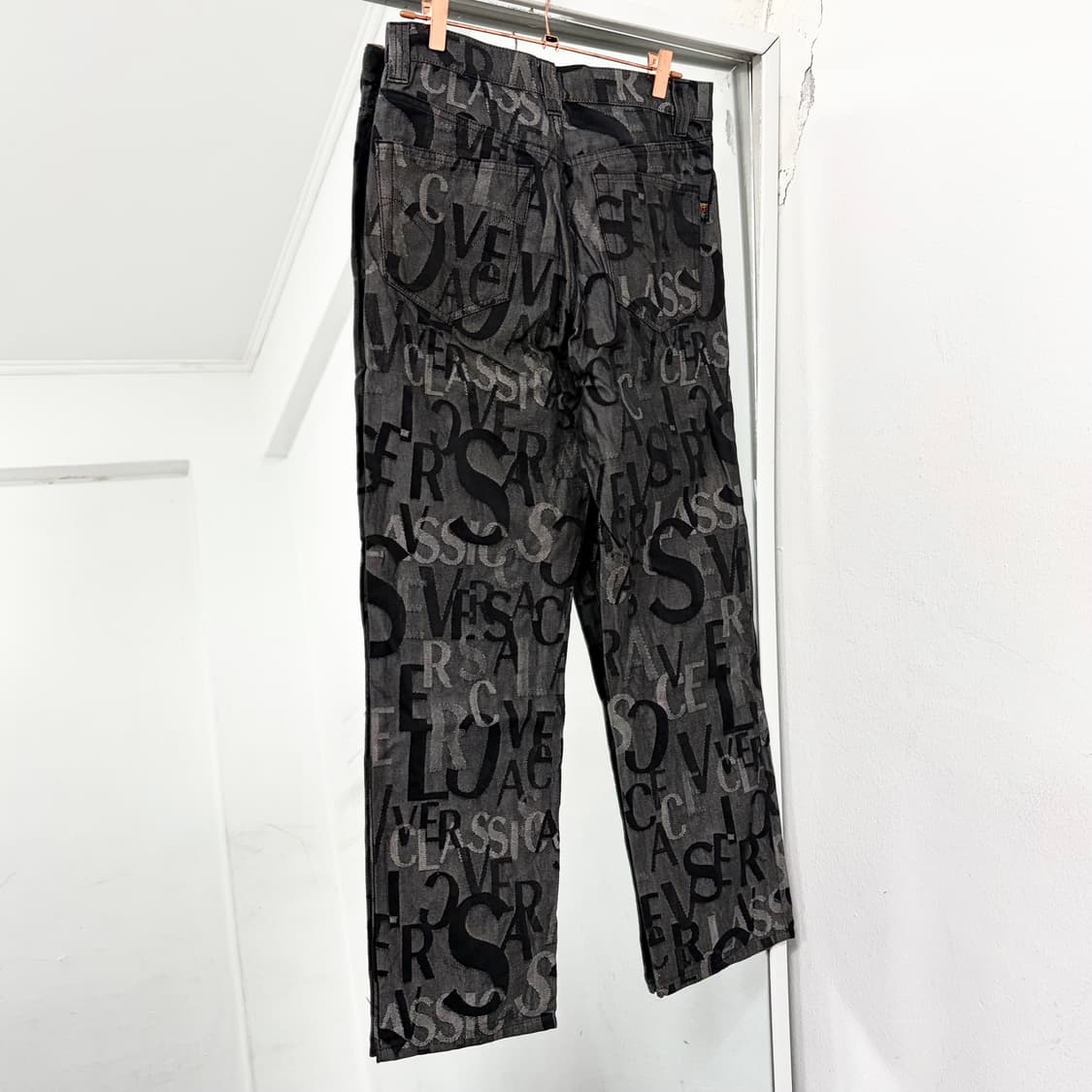 베르사체 클래식 멀티로고 데님 팬츠 상품이미지5