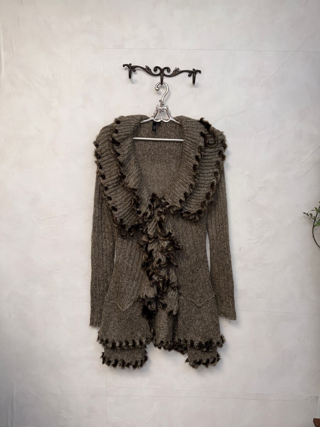 Ash brown rabbit fur trimming ruffle cd 상품이미지1