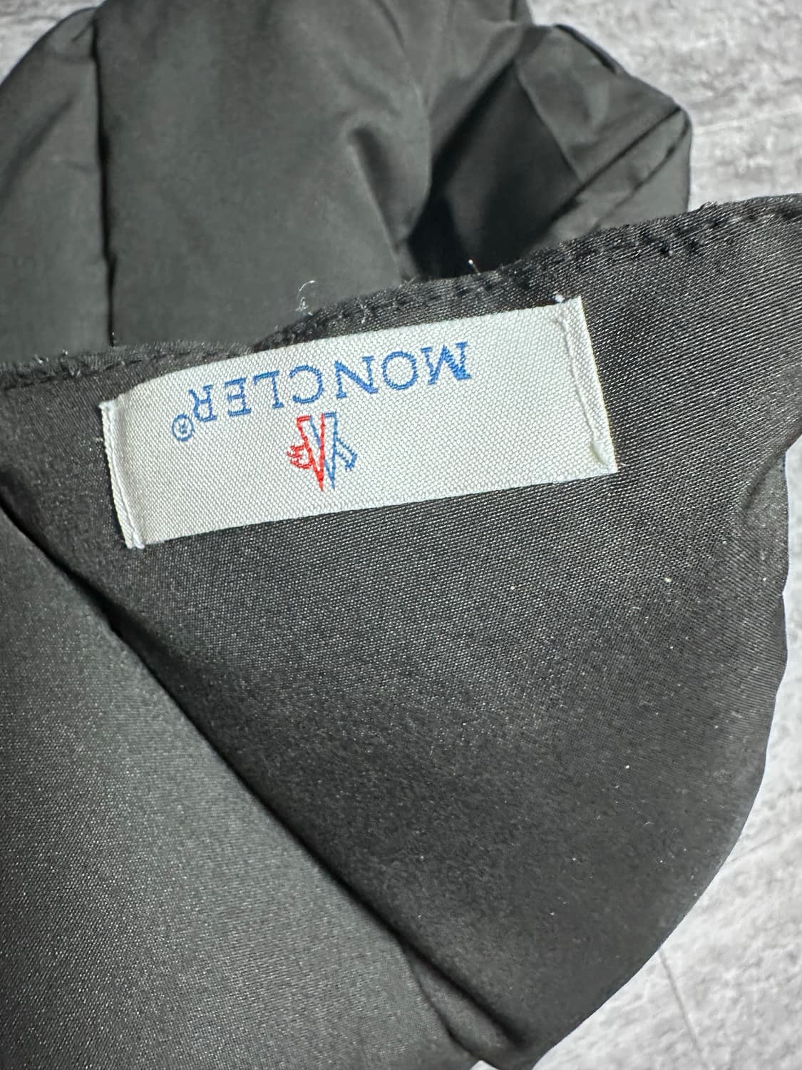 몽클레어 패딩 목도리 상품이미지3