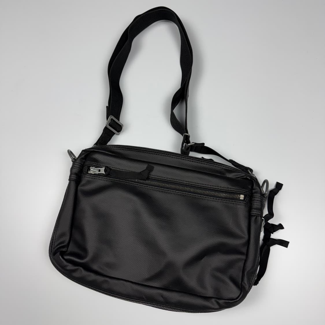 요시다포터 러기지라벨 뉴라이너 숄더백 블랙 상품이미지3