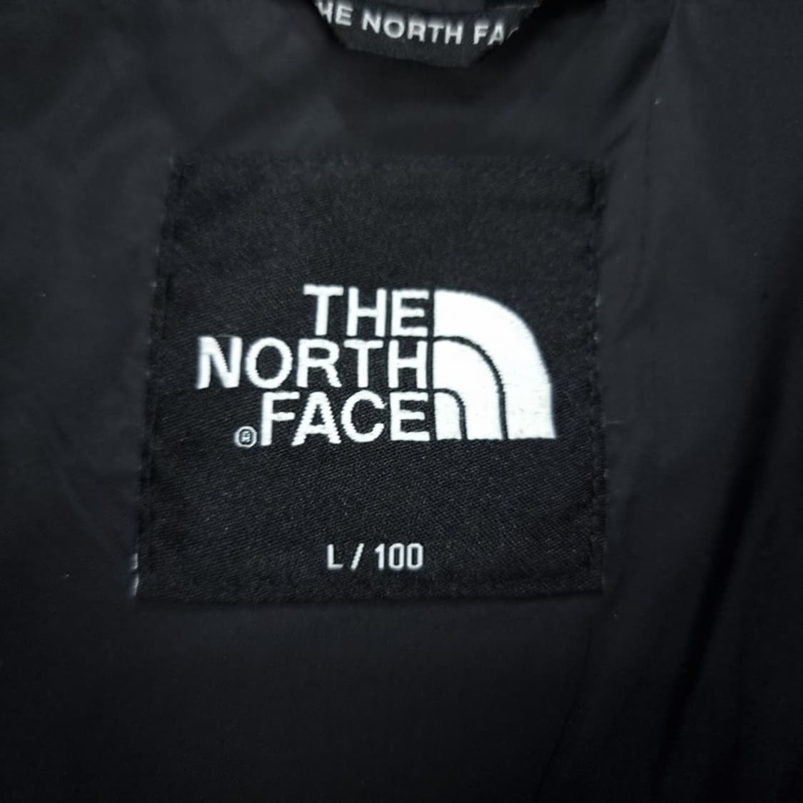 [노스페이스] 로고 자수 구스다운 롱 패딩 블랙 M18172 상품이미지7