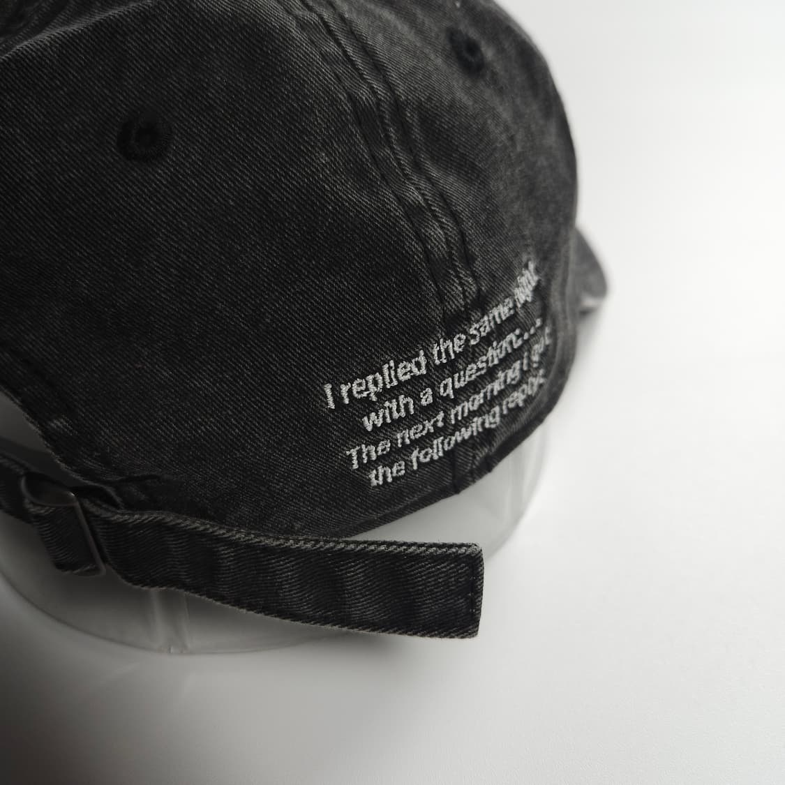 디스이즈네버댓 X 뉴에라 블랙 데님 볼캡(OS) 상품이미지4