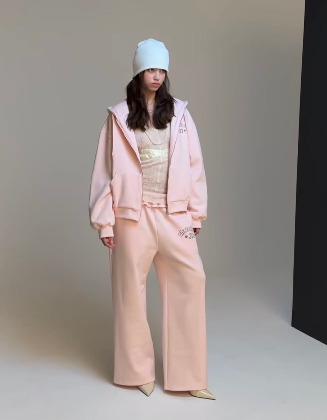 쓰리타임즈 smurf 블랙 세트 (후드집업&팬츠) 상품이미지4