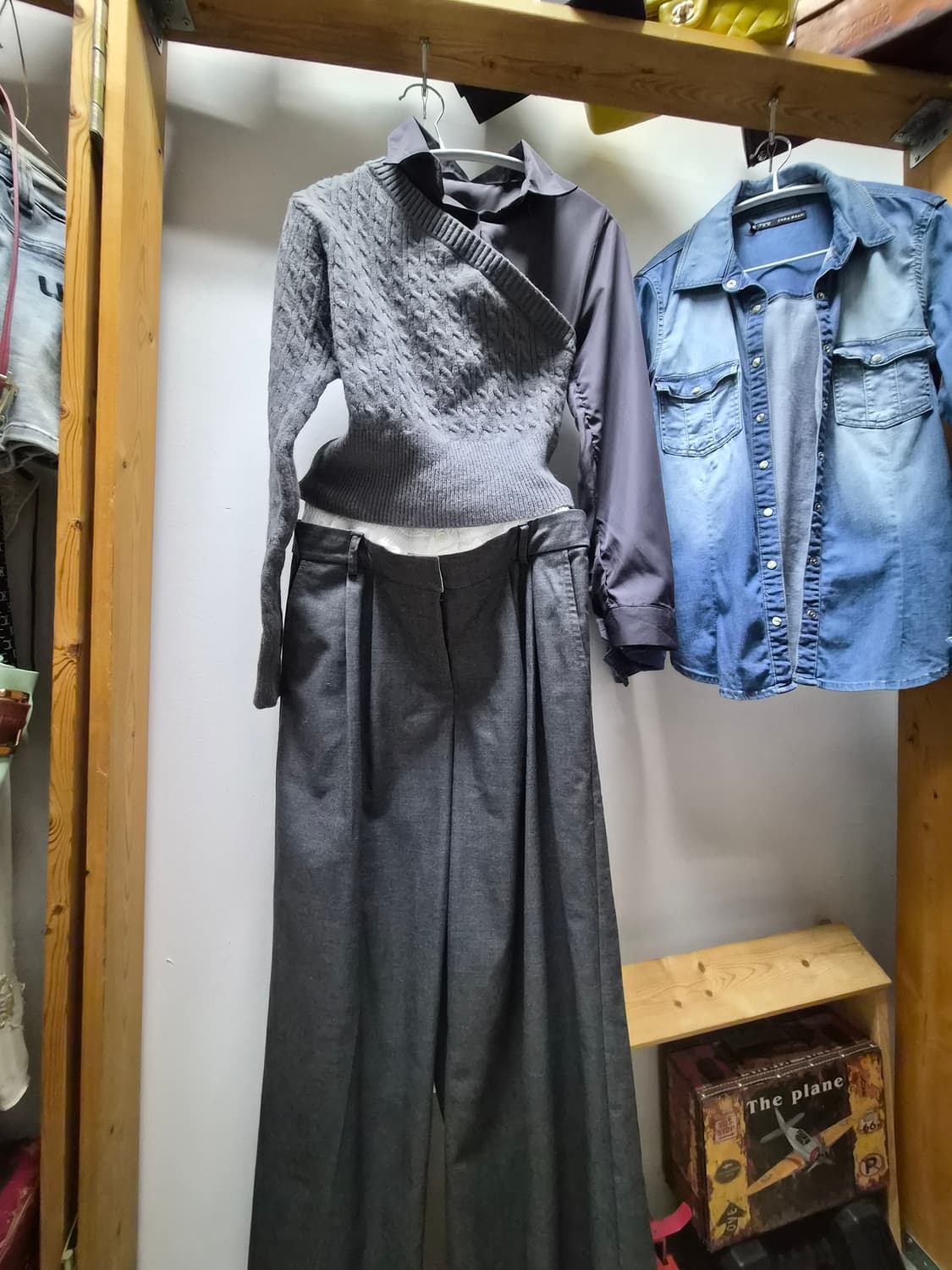 언발 니트레이어드 셔츠. 미드나잇무브 핀턱 와이드팬츠 상품이미지1