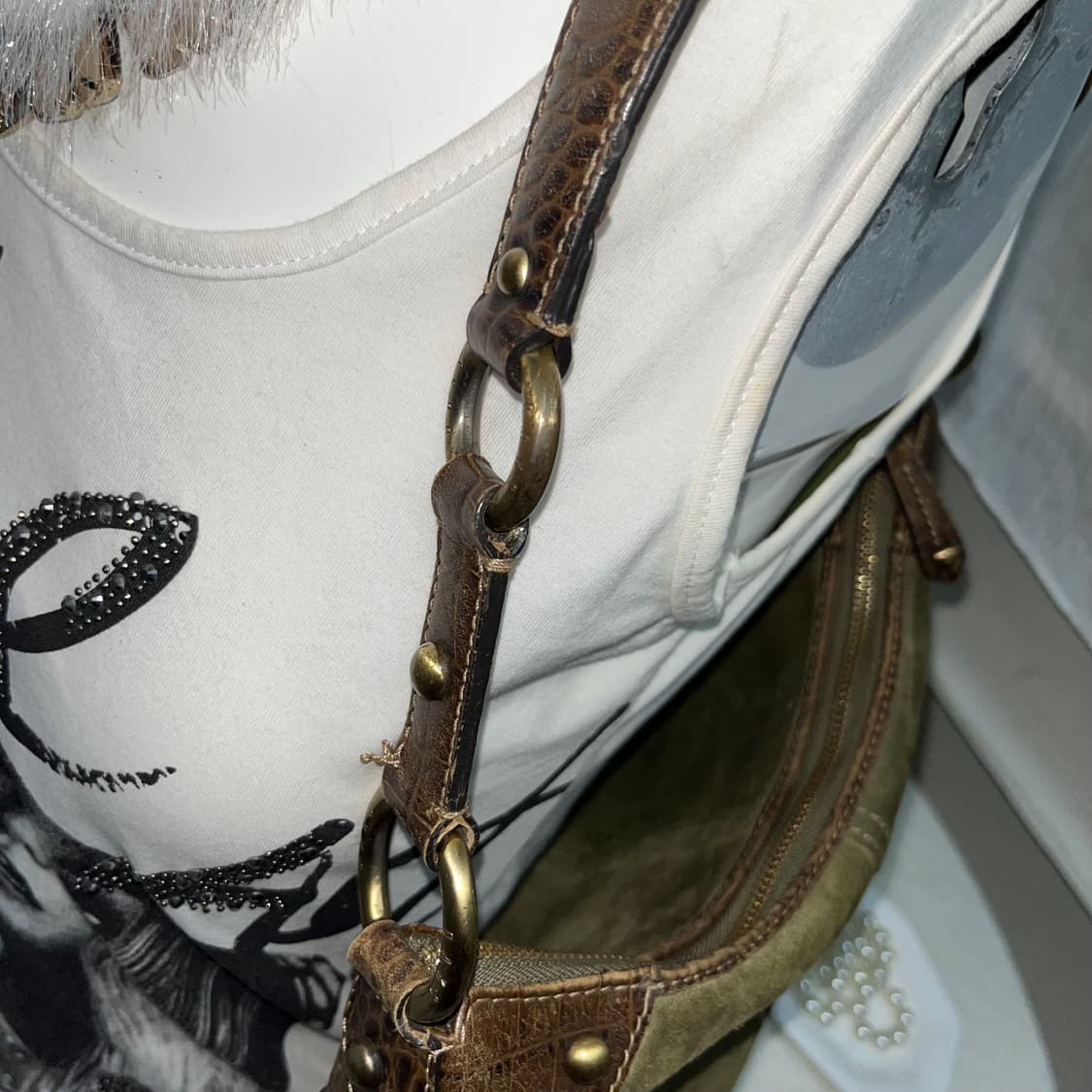 Daks 카키 스웨이드 스터드 백 상품이미지3