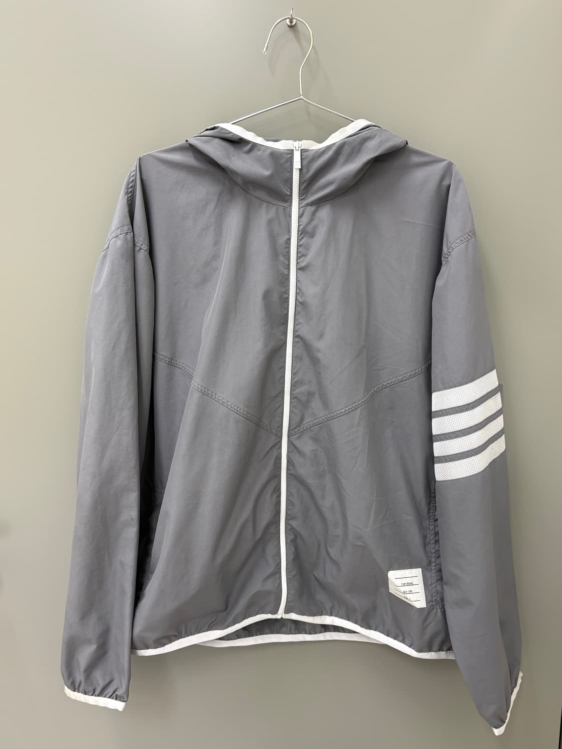 톰브라운 립스탑 바람막이 상품이미지1