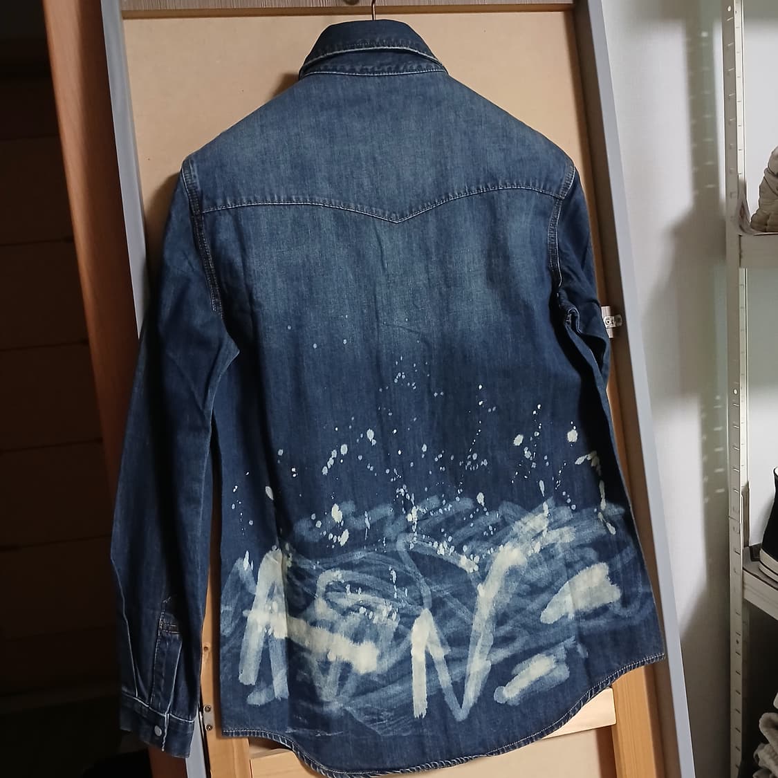 택붙은 미사용 웨스턴 워싱 데님 페인팅 셔츠 청남방  남방 상품이미지3