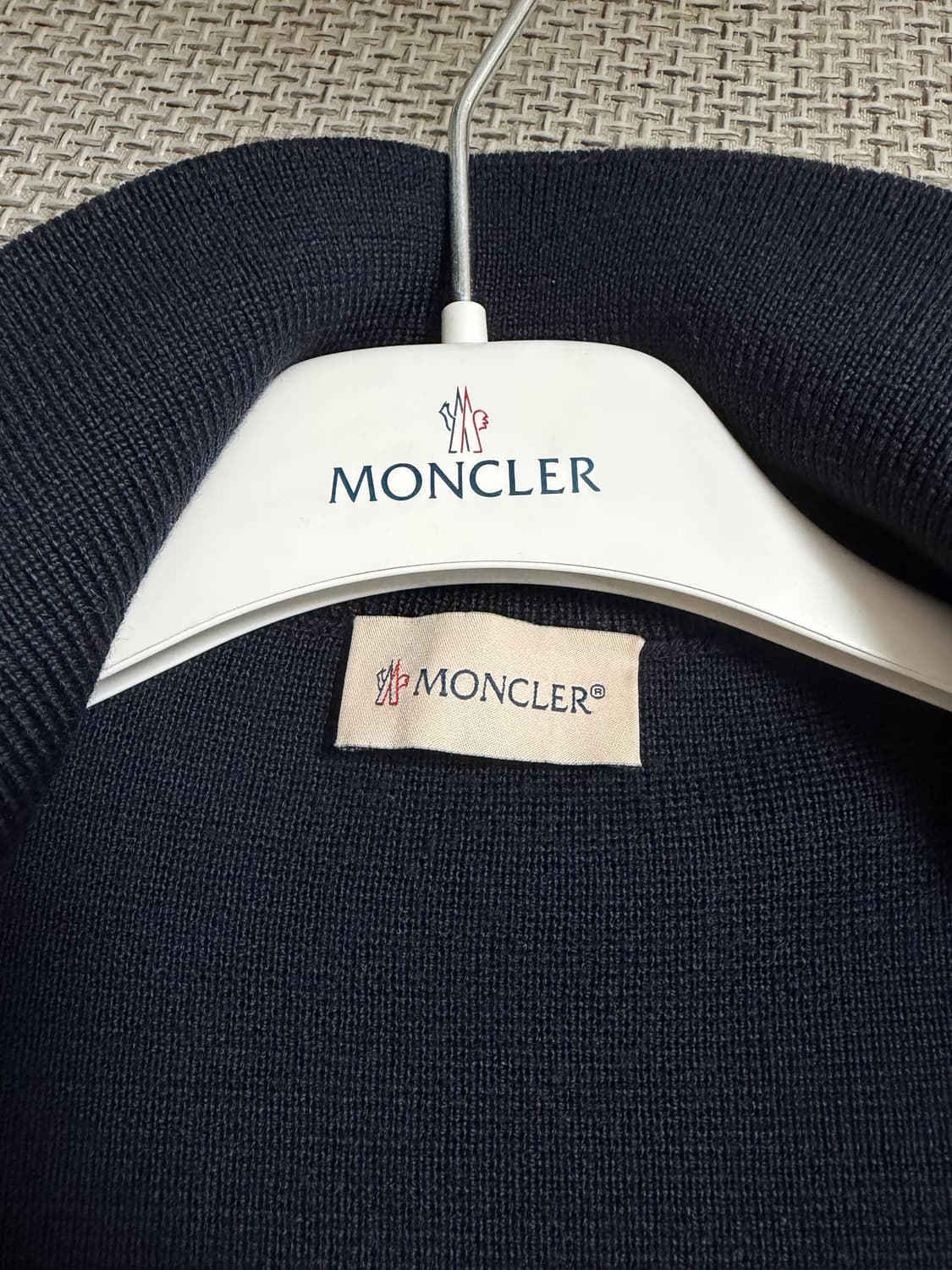 S급상태 정품 몽클레어 김현우 니트패딩 M 상품이미지3