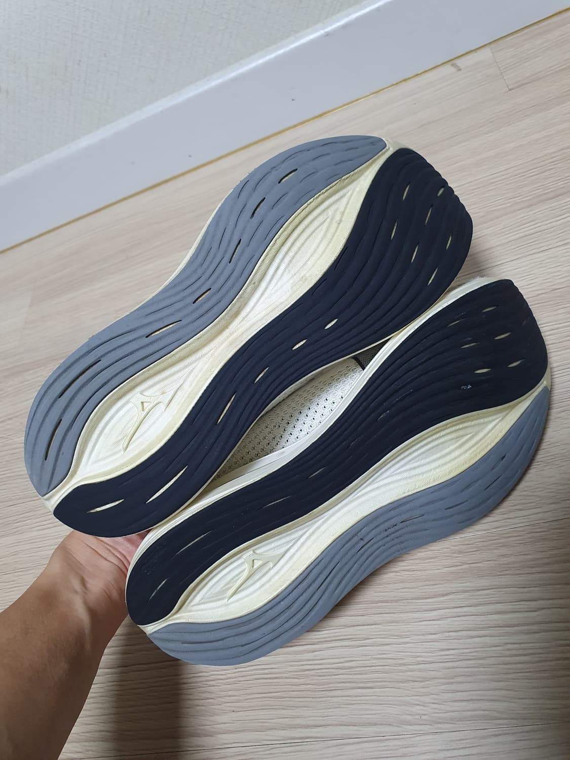 미즈노 네오젠 런닝화 화이트 265 상품이미지7