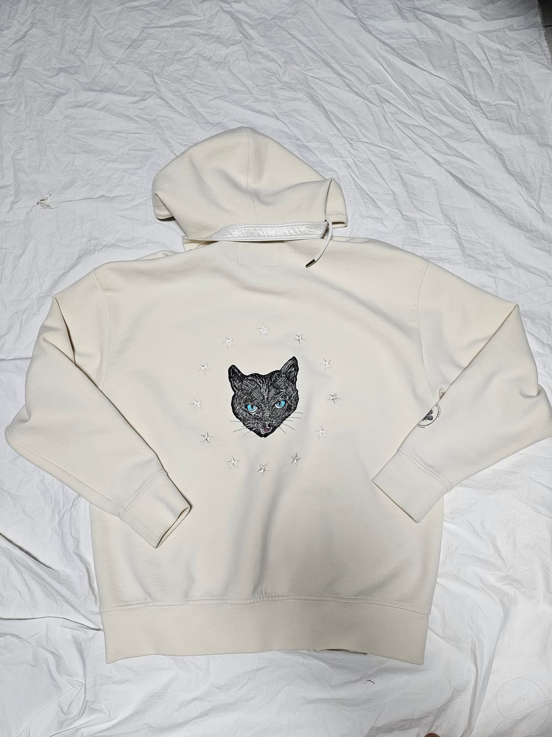 송지오 옴므 캣 자수 후드티 베이지 100 상품이미지2