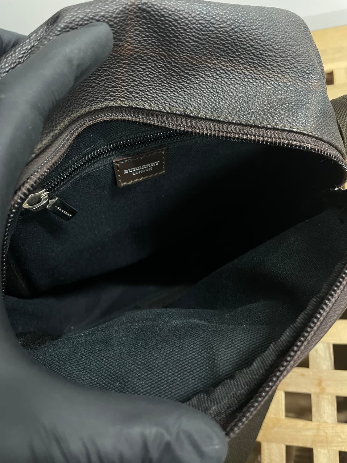 버버리 크로스백 상품이미지8