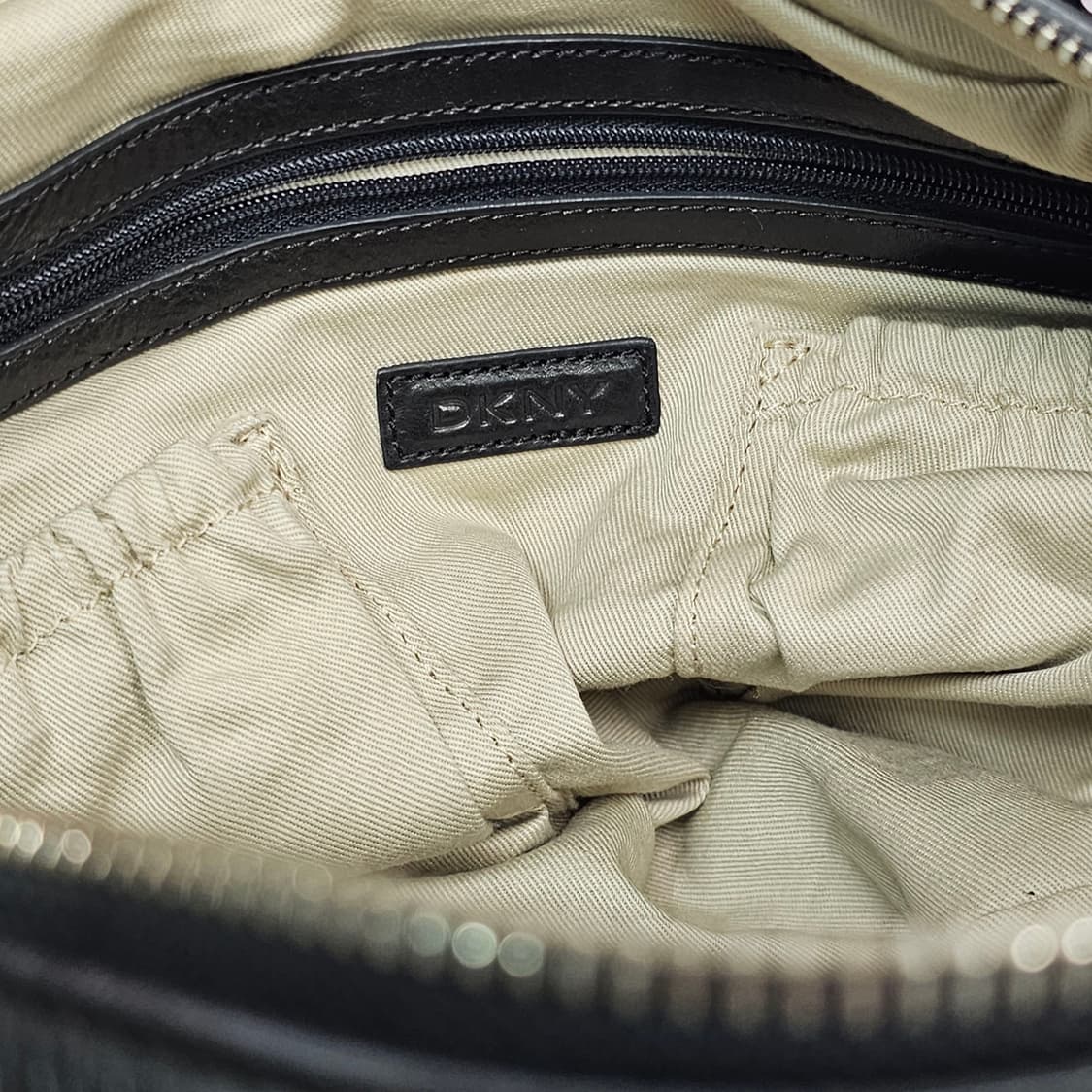 DKNY 블랙 가죽 토트백 상품이미지8