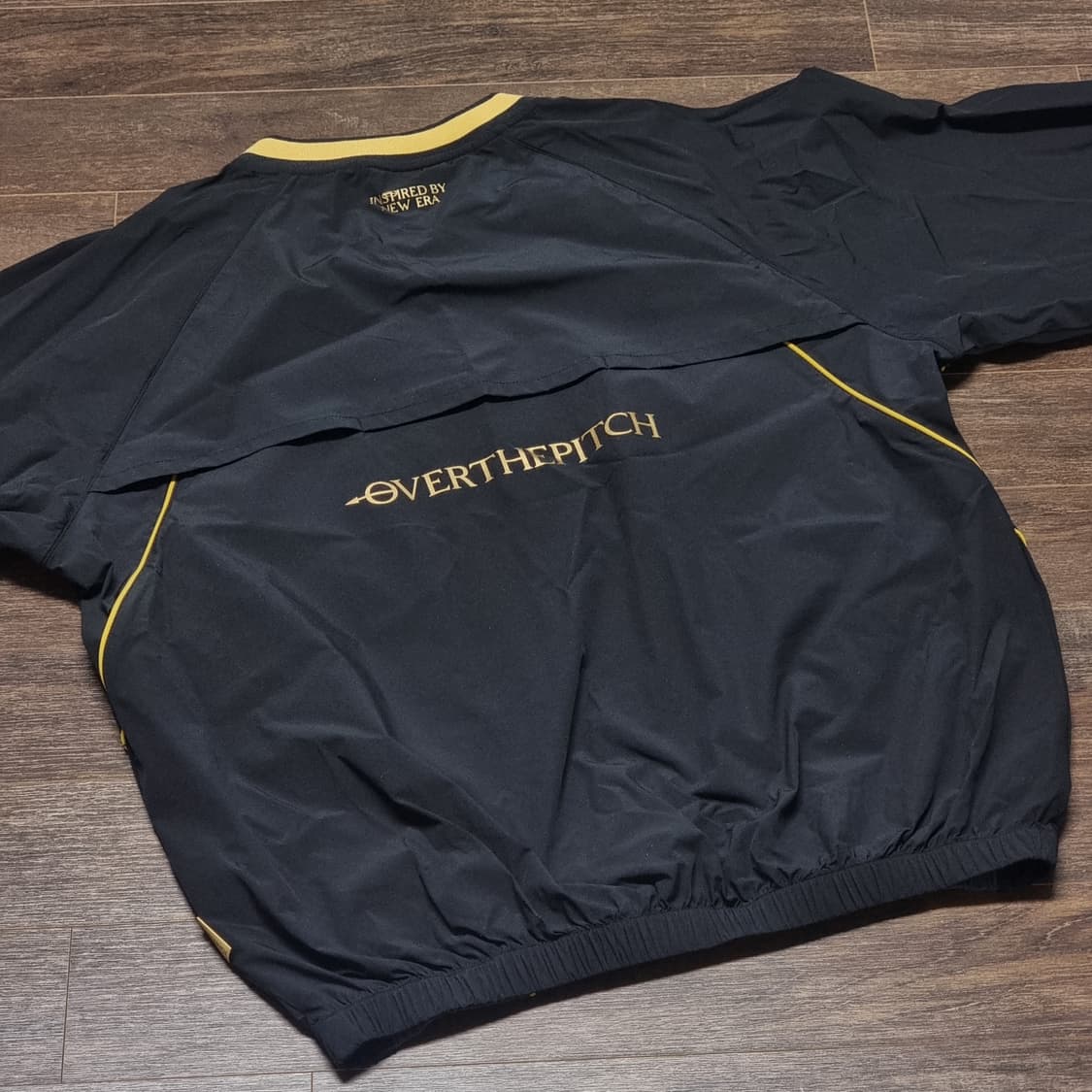 오버더피치 X 뉴에라 한정판 우븐 맨투맨 95 상품이미지3