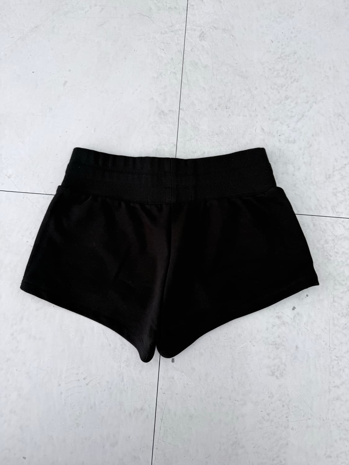 보헤미안서울 보헴서 쇼츠 BASIC SWEAT SHORTS, BLACK 상품이미지2