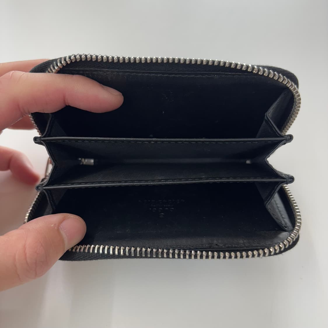 구찌 에덴 GG 수프림 지퍼 카드 지갑 상품이미지3