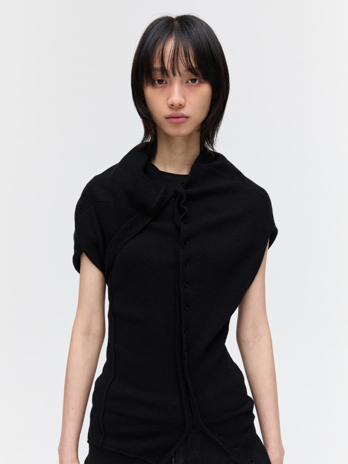 BUTTON SLEEVE V - NECK KNIT, BLACK 상품이미지8