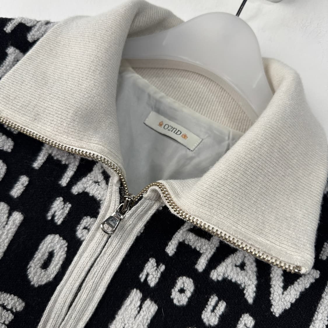 오즈세컨 2024 부클 레터링 집업 니트 가디건 상품이미지5