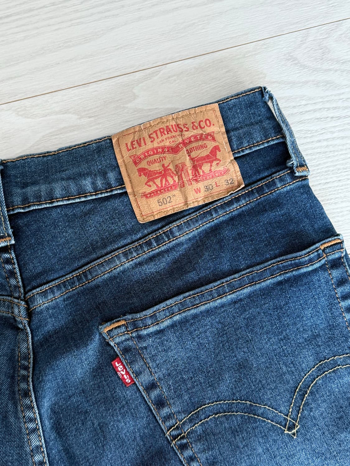 리바이스 502 레귤러 테이퍼드 (W30 L32) 상품이미지3