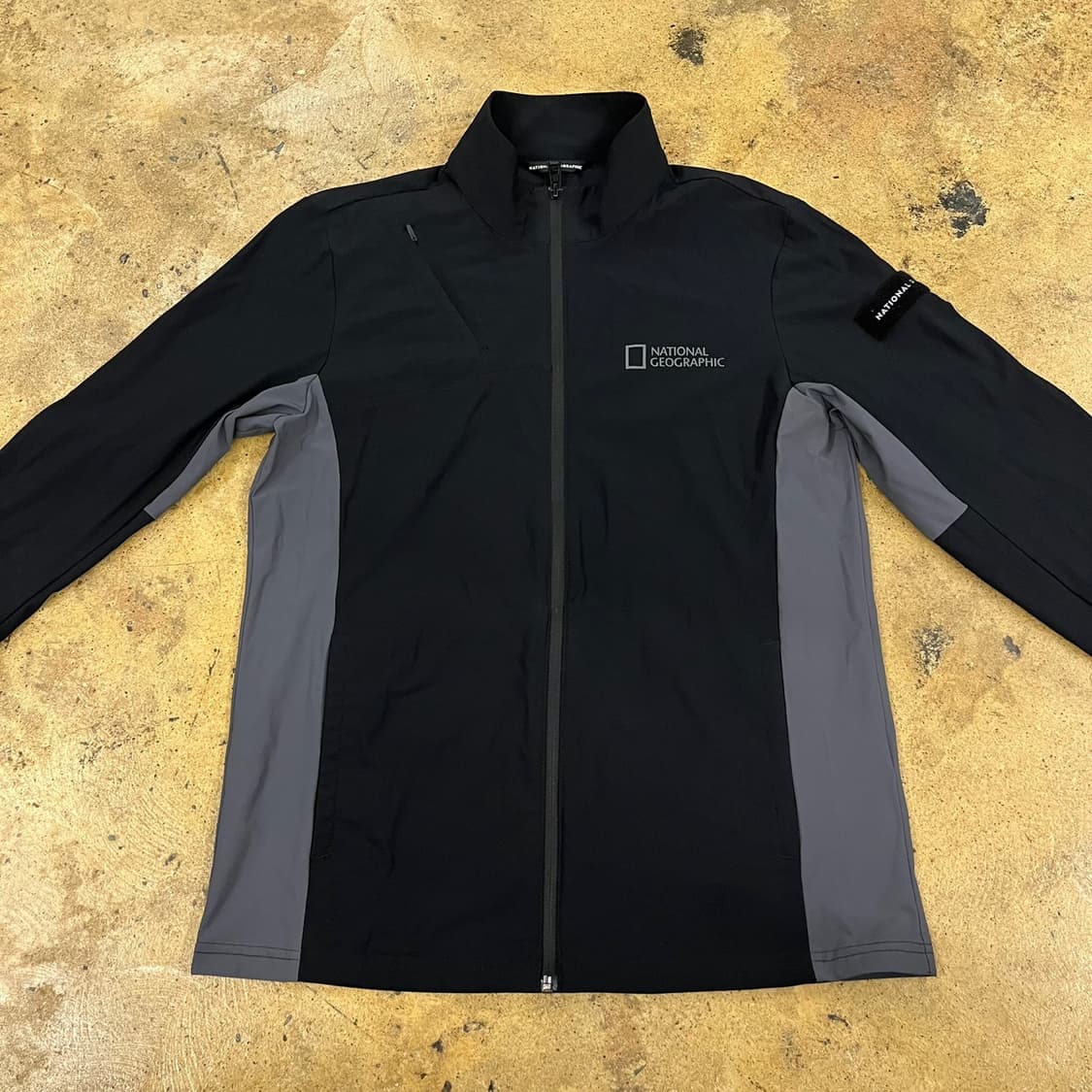 [정품/M] 내셔널지오그래픽 블랙 바람막이 점퍼 b18 상품이미지3