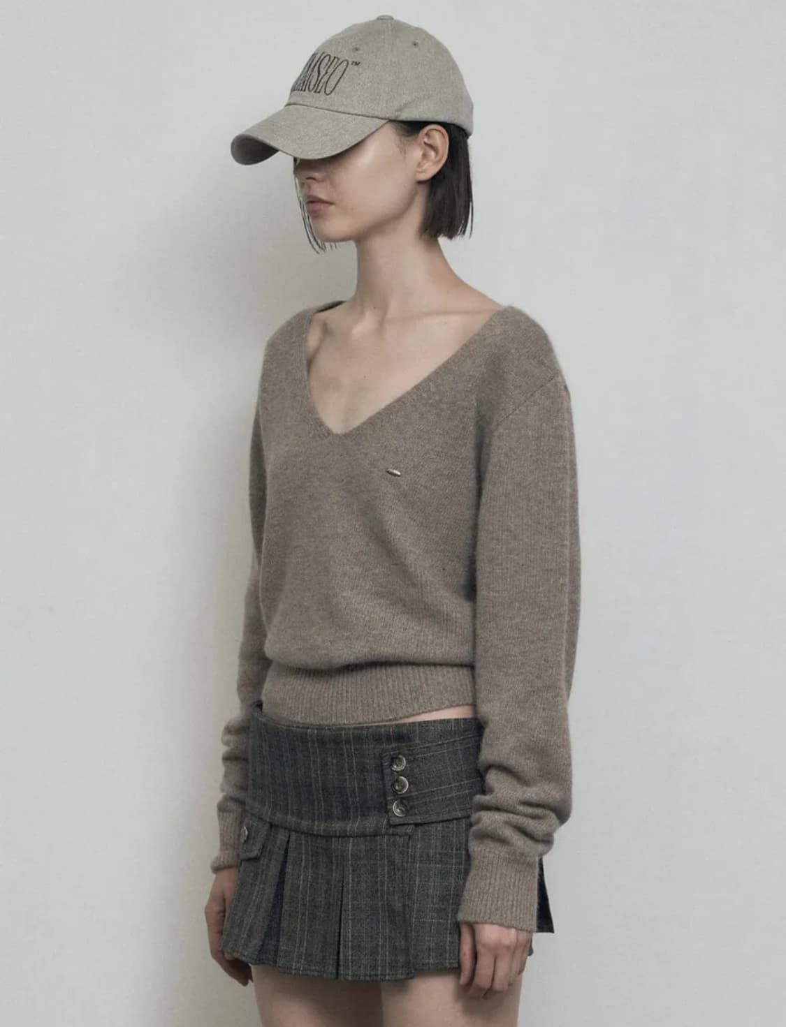 보헤미안서울 보헴서 루즈핏 브이넥 울니트 우드베이지 상품이미지2