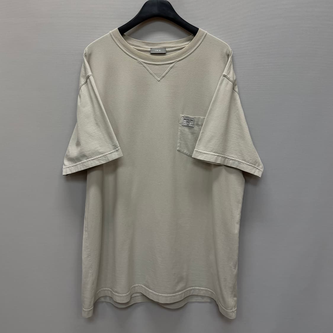 디올 1947 로고 자수 포켓 반팔티 ( 110 ) 상품이미지4