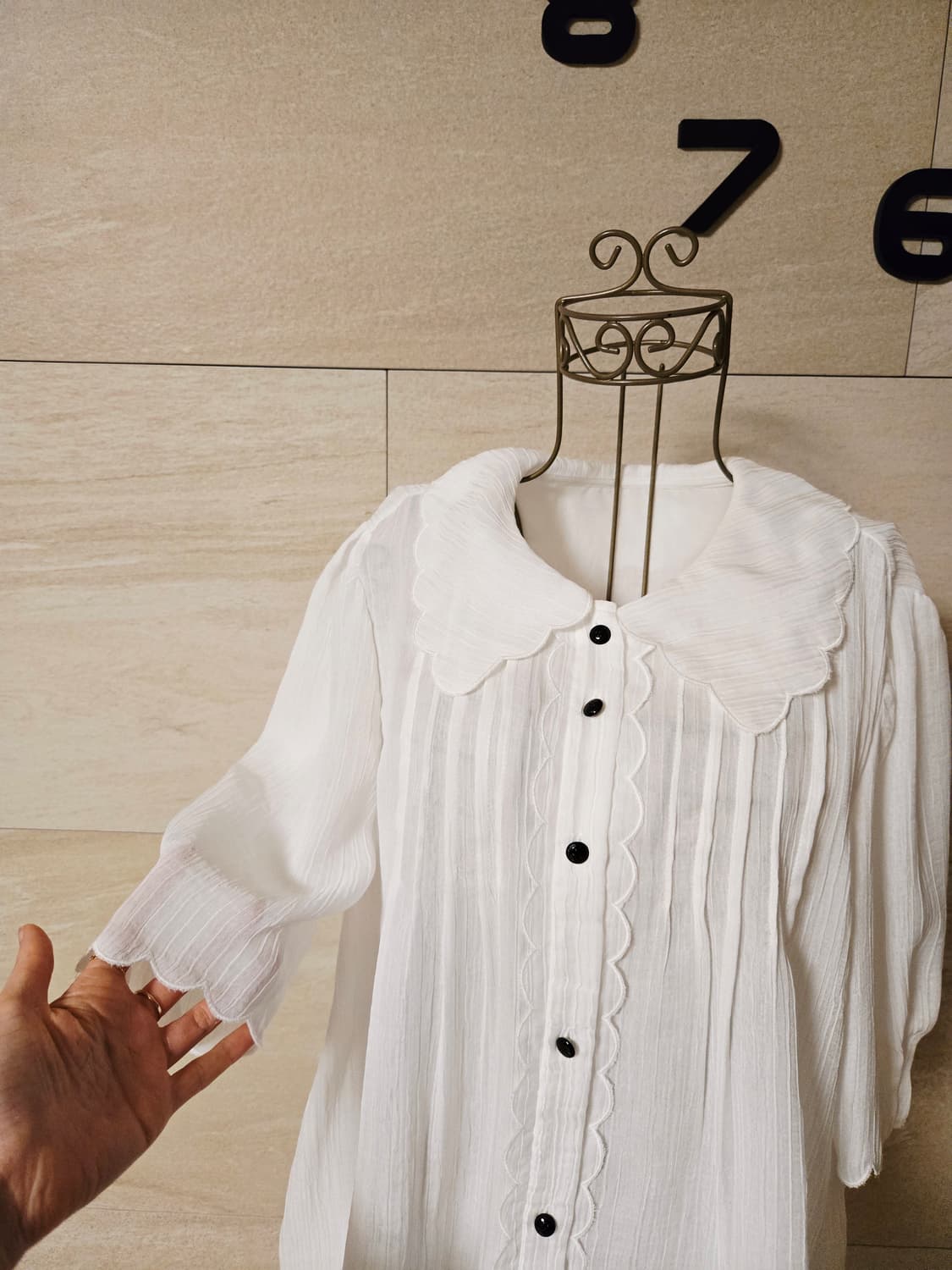 [82] MINE 마인 물결 블라우스 2024 상품이미지3