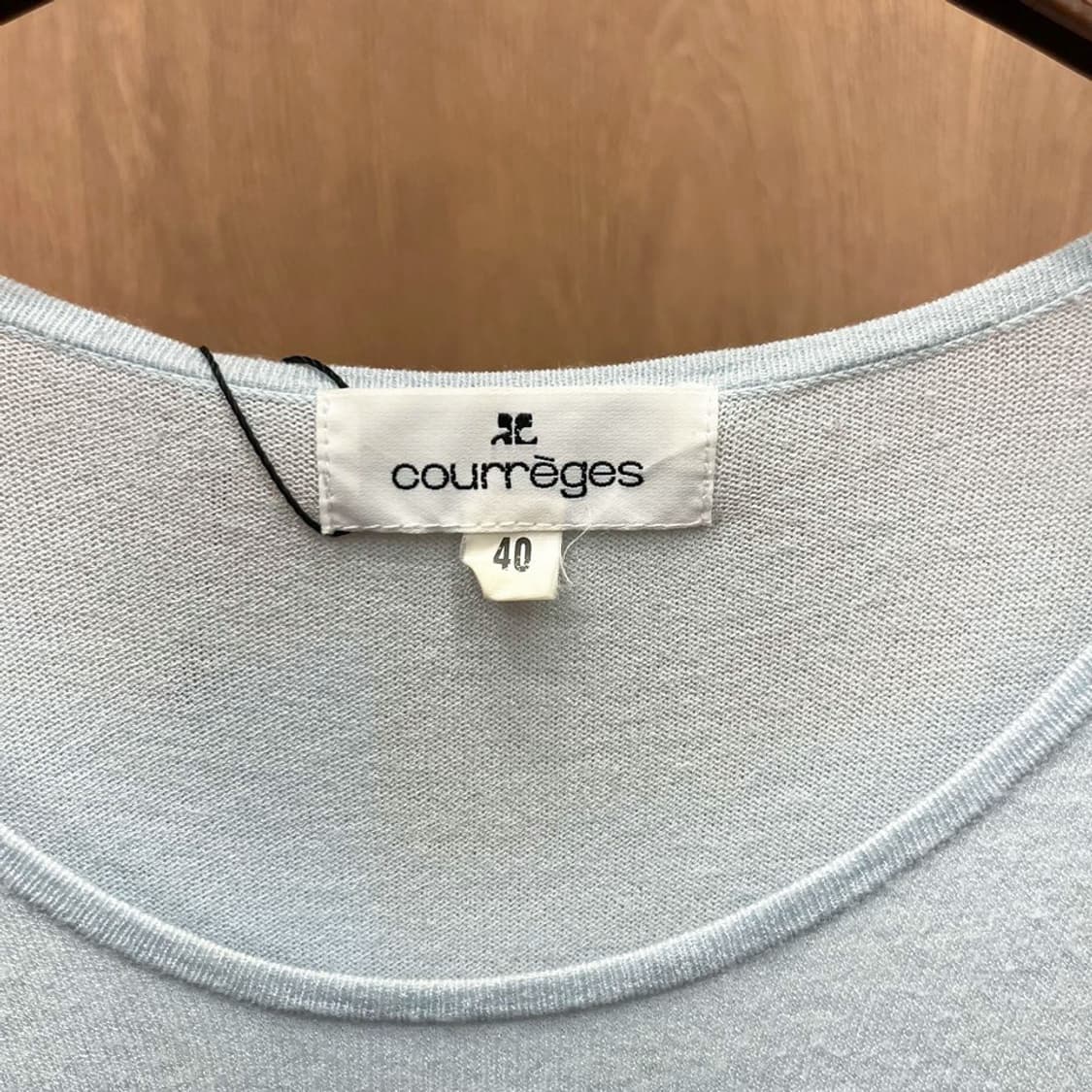 꾸레쥬 반팔 니트 라운드넥 리브드 커프스 헴 무지 디테일 라이트 블루 상품이미지6