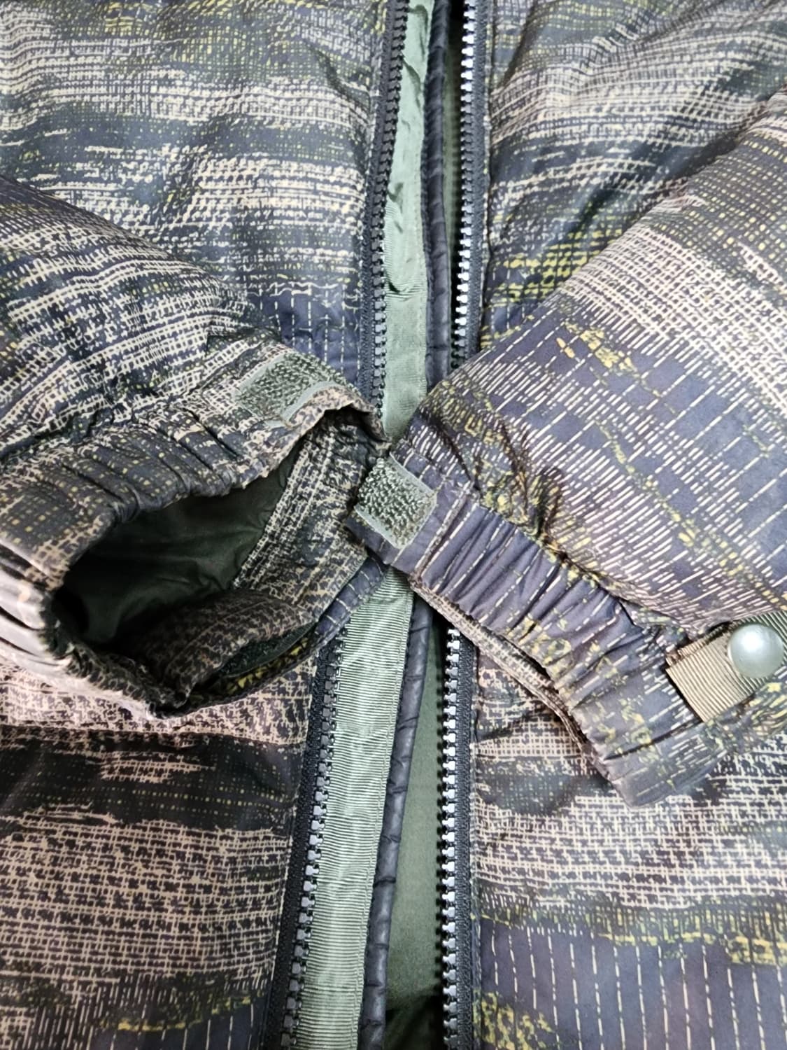 노스페이스 눕시 구스 패딩 블랙 타이거 카모 상품이미지4