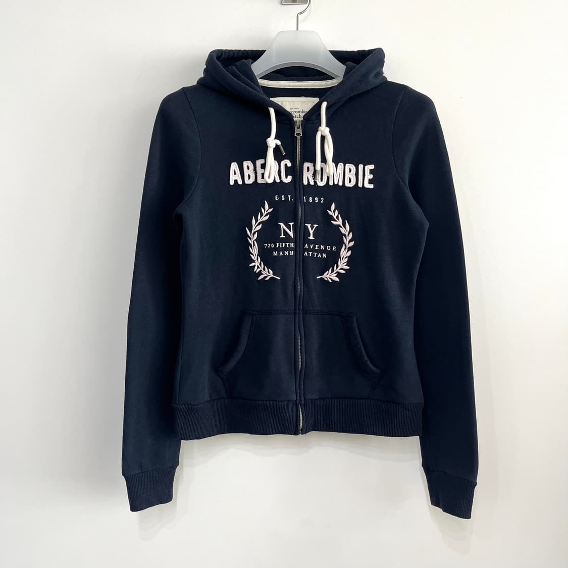 아베크롬비 슬림핏 자수로고 네이비 후드집업 상품이미지2