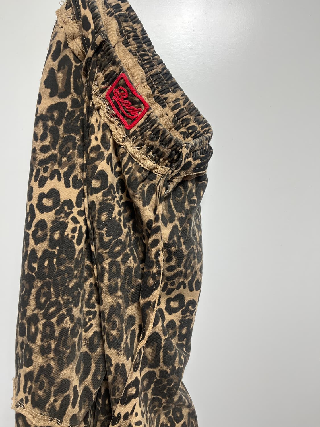 배드블러드 로엣지컨벡스조거 레오파드 상품이미지1